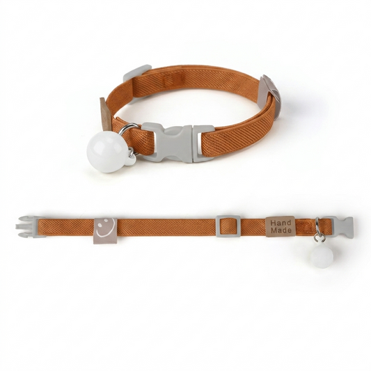 Collar elástico para gato café con cascabel y hebilla Petelier