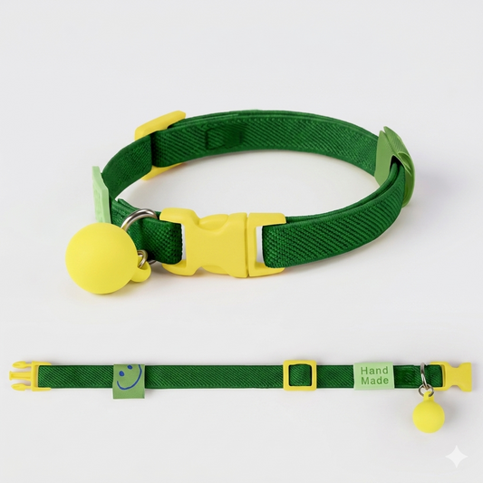 Collar para gato verde con cascabel amarillo y hebilla de seguridad Petelier